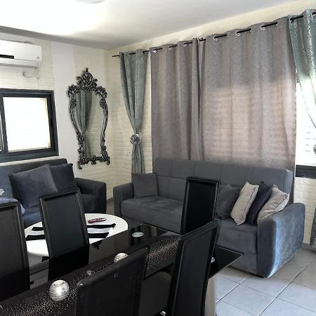 Housing Unit In The Moshav Leilighet Mishmār Hāyardin Eksteriør bilde