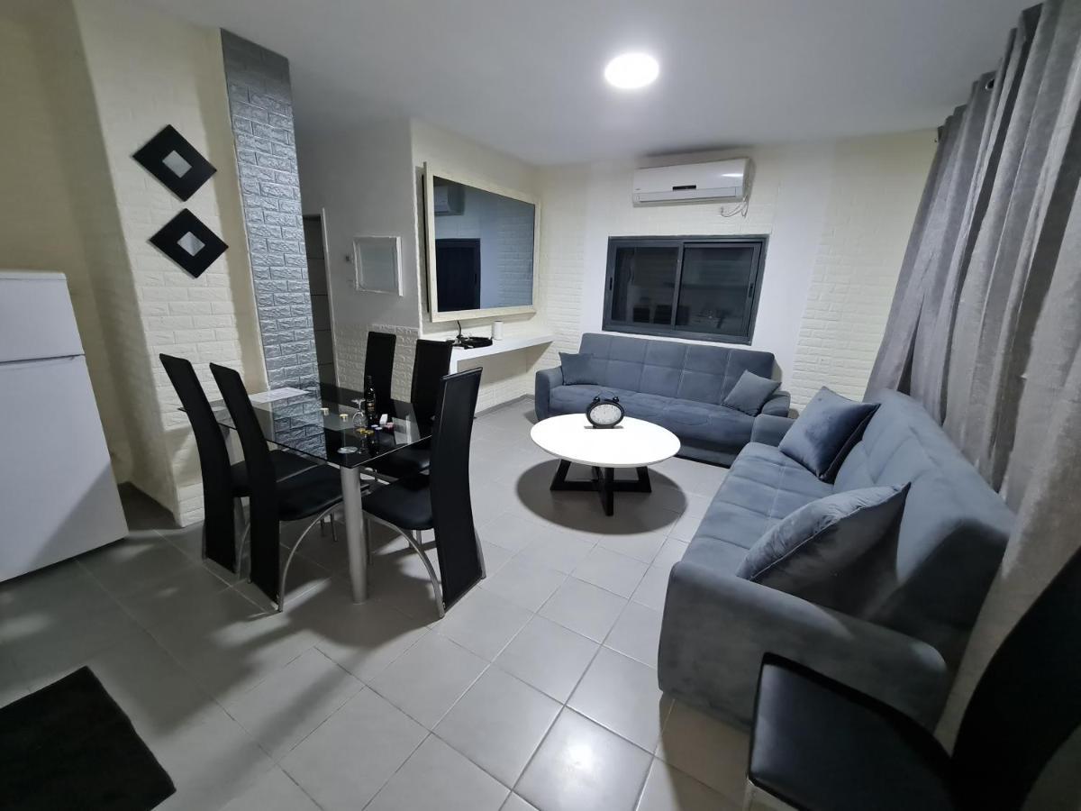 Housing Unit In The Moshav Leilighet Mishmār Hāyardin Eksteriør bilde